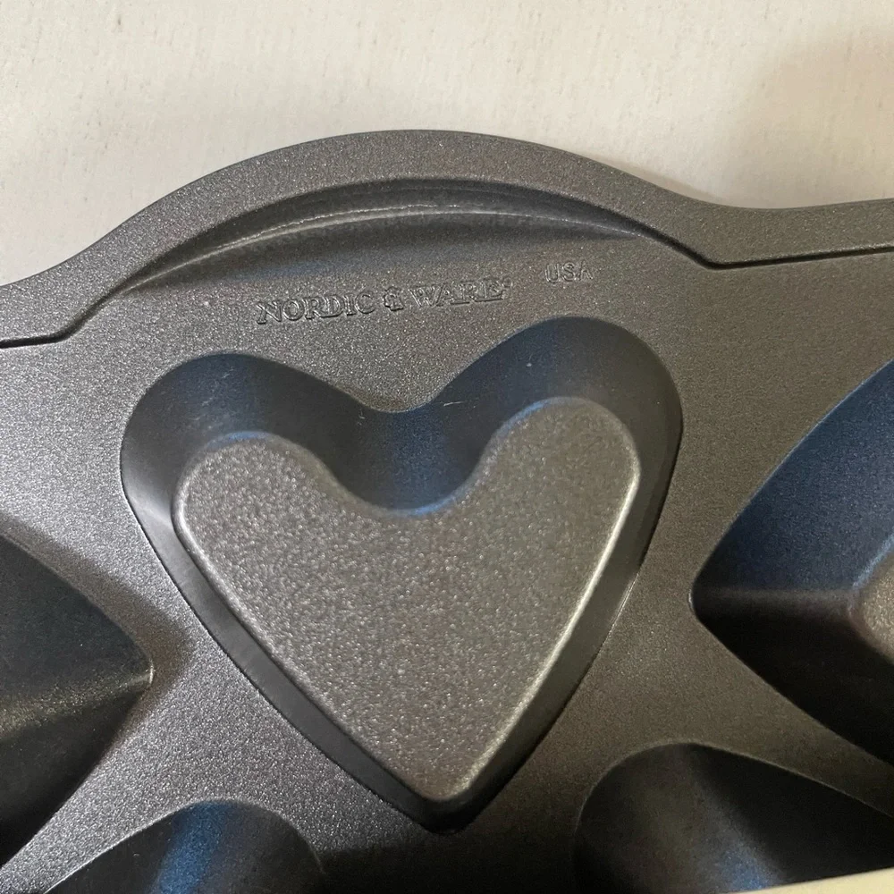 Williams Sonoma heart tartlet pan